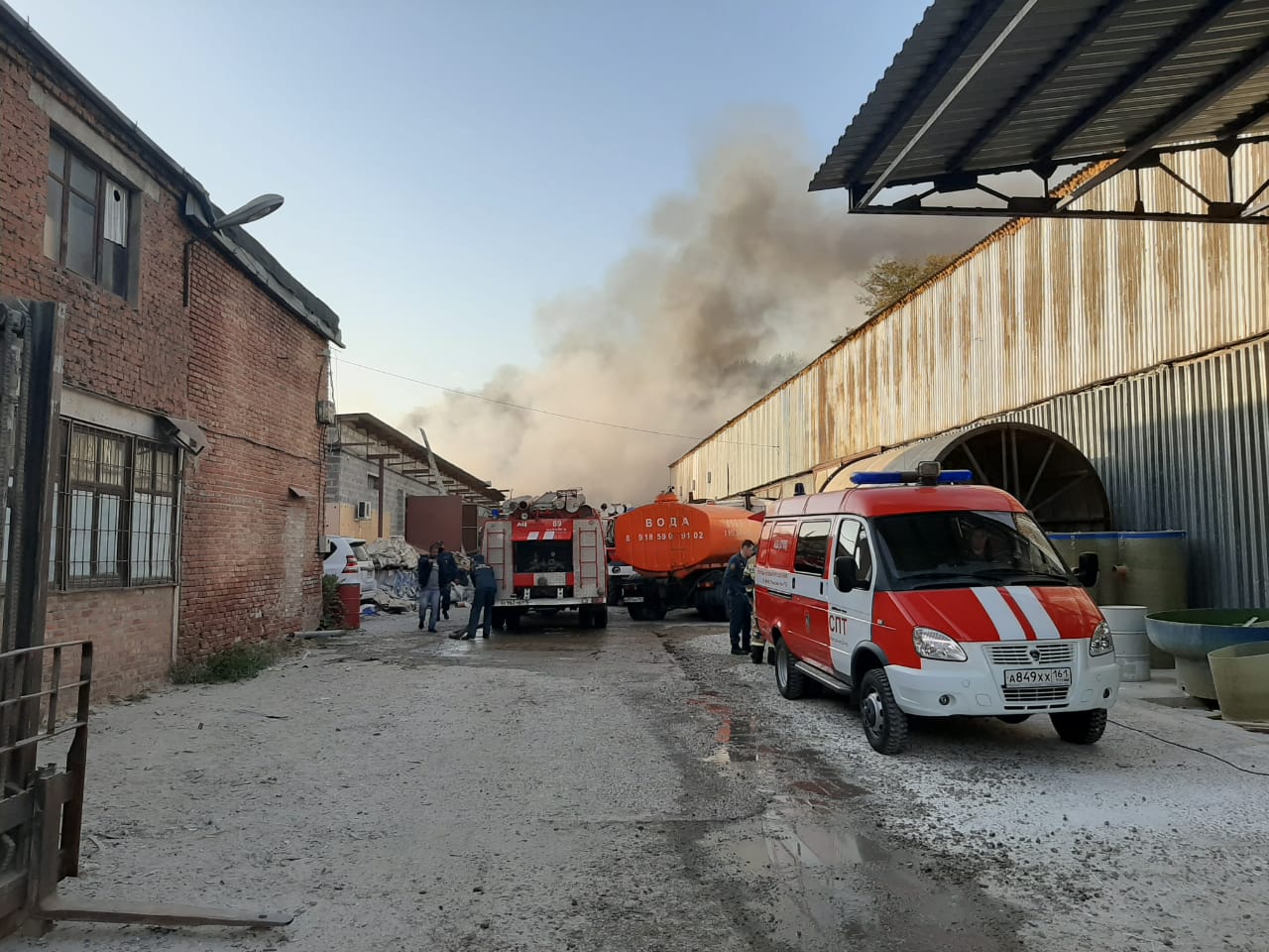 Пожар в промзоне в Батайске ликвидирован